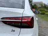 Фото 29 - Roewe i5