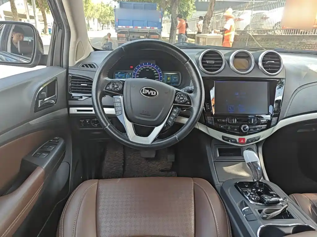 BYD S7 2015 2015 2.0T Upgrade Automatic Premium