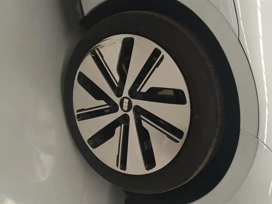 Geely Galaxy Galaxy E8 2024 665km RWD Starship Voyager Edition фото 6