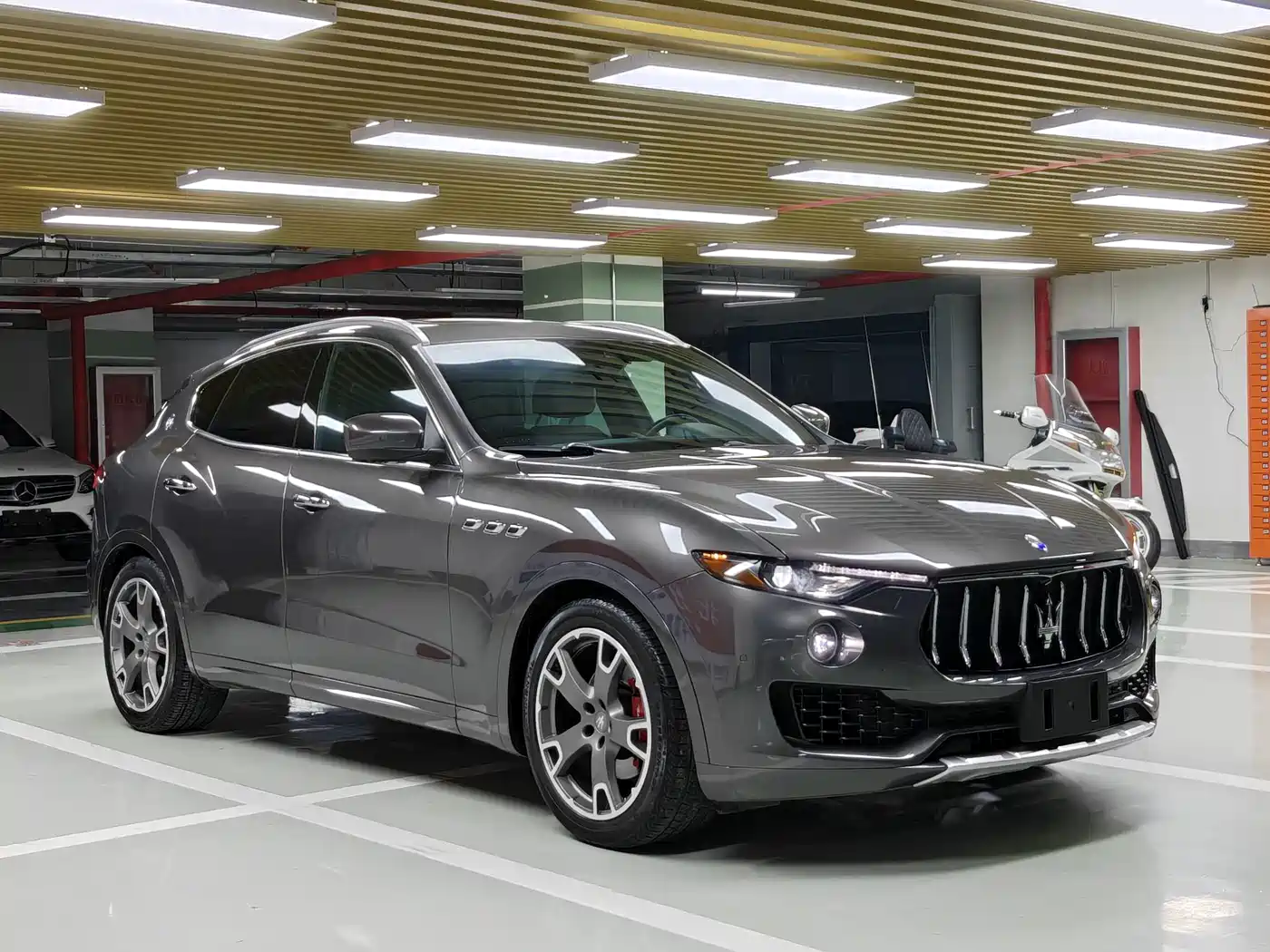 Maserati Levante 2018 3.0T Classic Edition фото 3