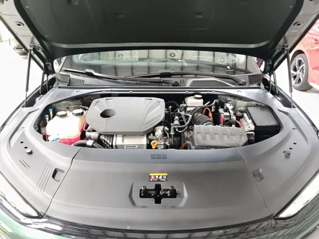 Geely Galaxy Galaxy Xingyao 8 2025 130km EM-P Starship Edition фото 20