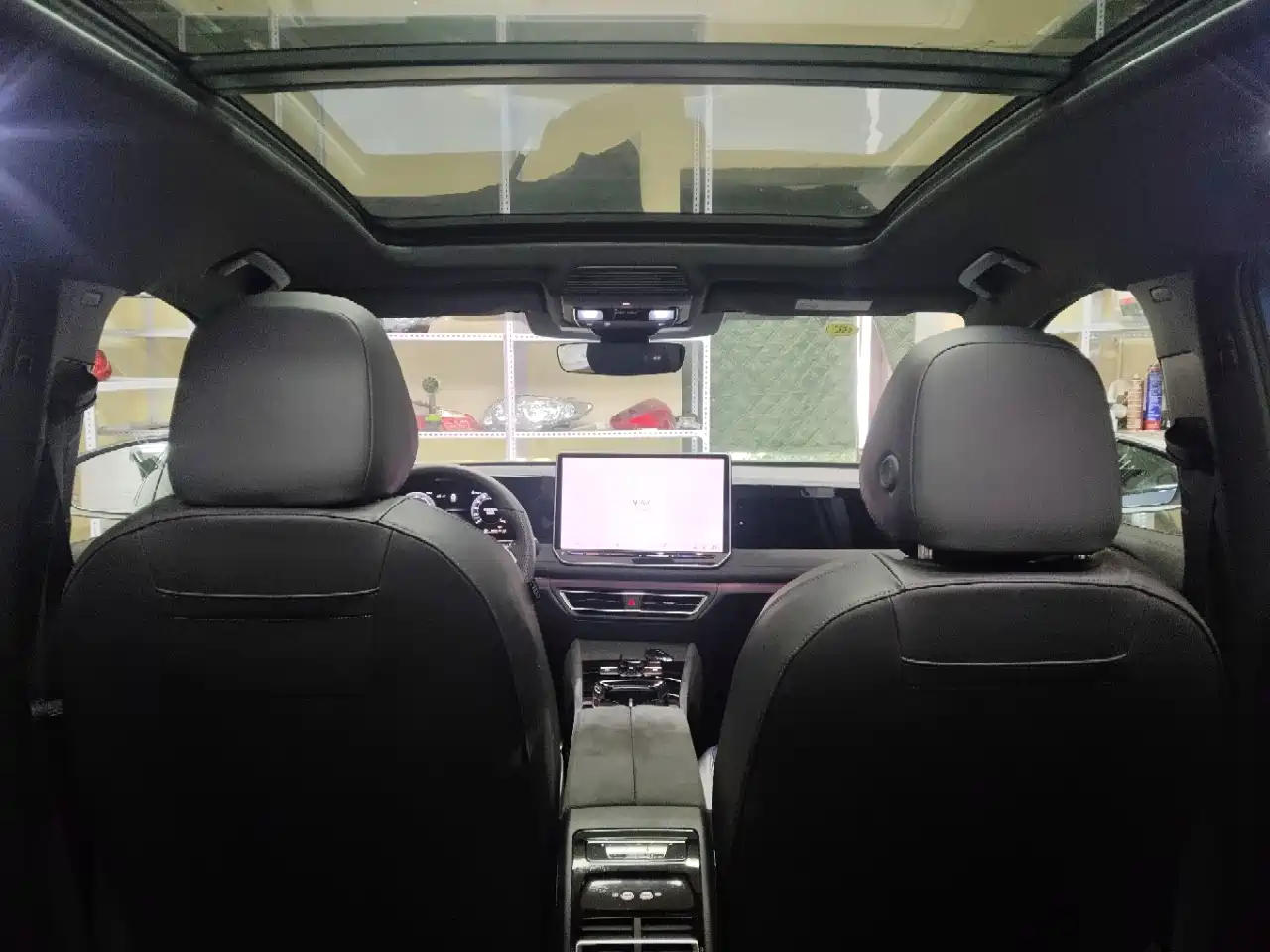 Volkswagen Tiguan L 2024 PRO 380TSI 4WD R-Line Premium Edition фото 5