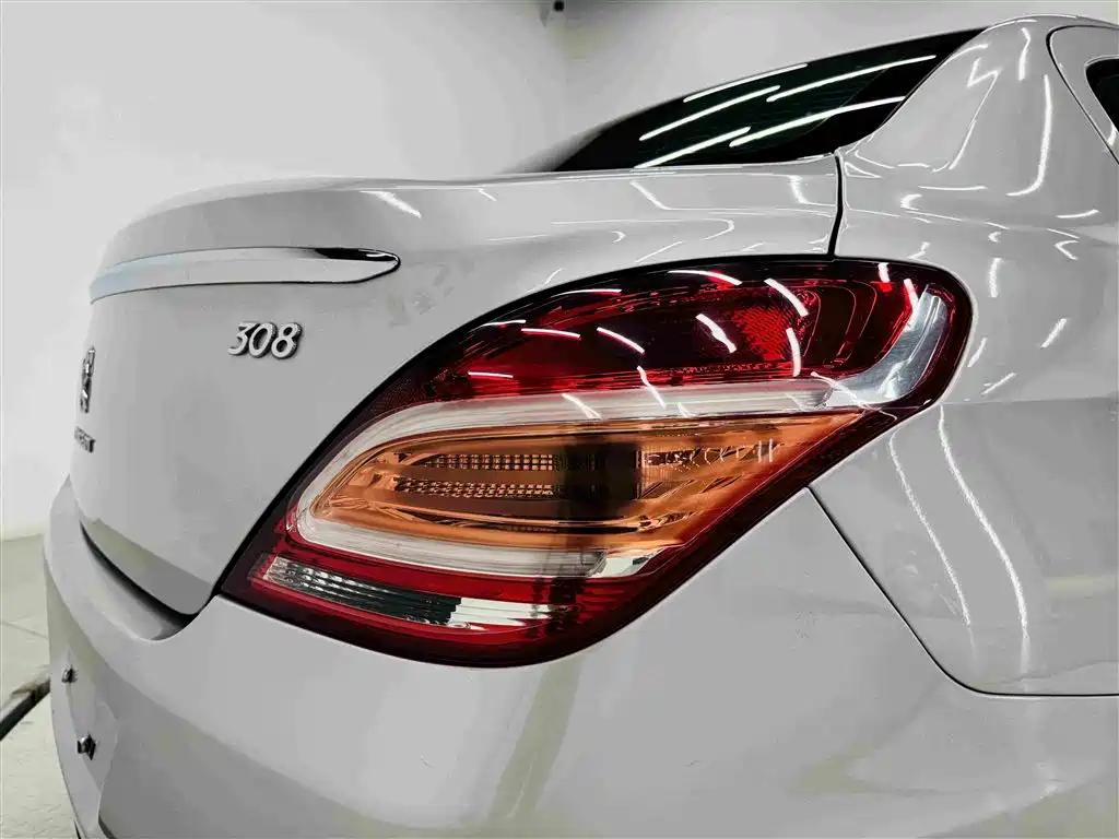 Peugeot 308 2014 2013 Model 1.6L Automatic Superior Style