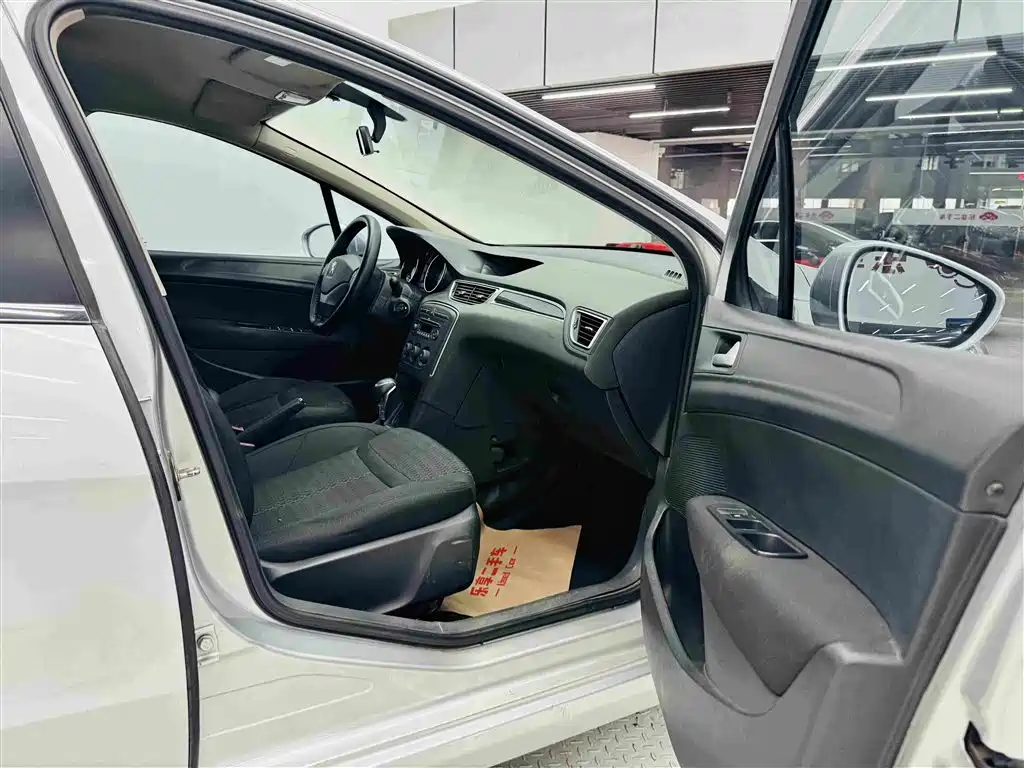 Peugeot 308 2014 2013 Model 1.6L Automatic Superior Style