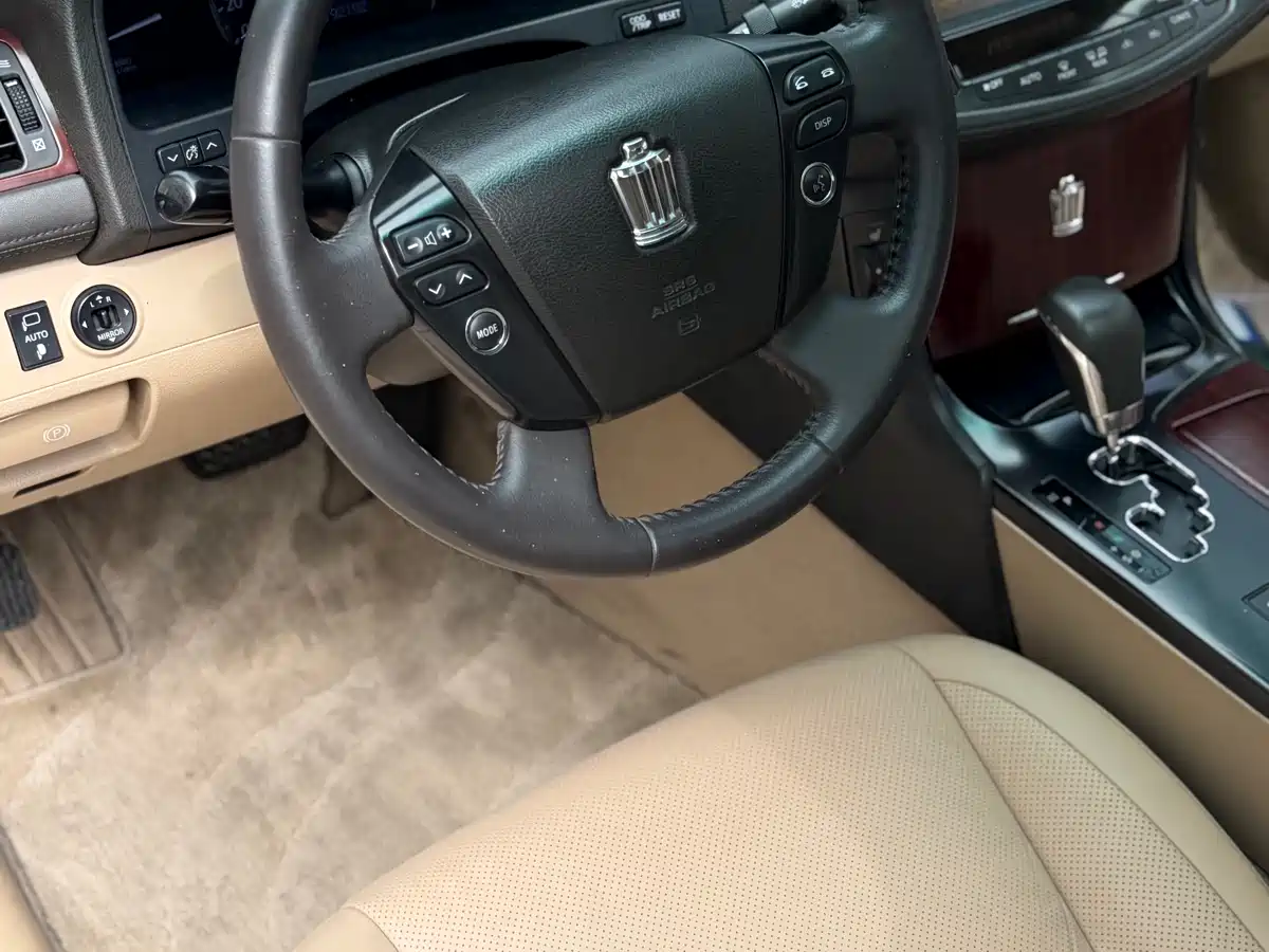 Toyota Crown 2010 3.0L Royal Saloon фото 9