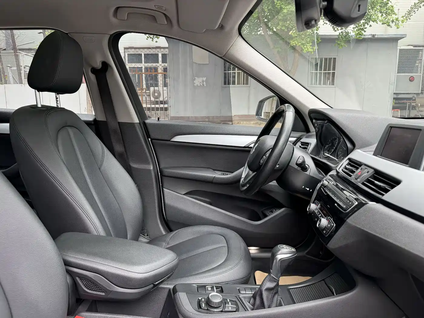 BMW X1 2018 sDrive20Li Leading Model фото 8