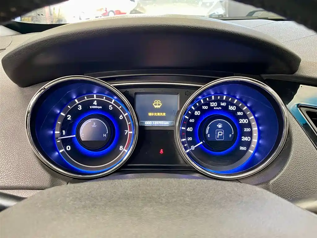 Hyundai Sonata 2013 2.4L Automatic Luxury Edition (China IV) фото 13