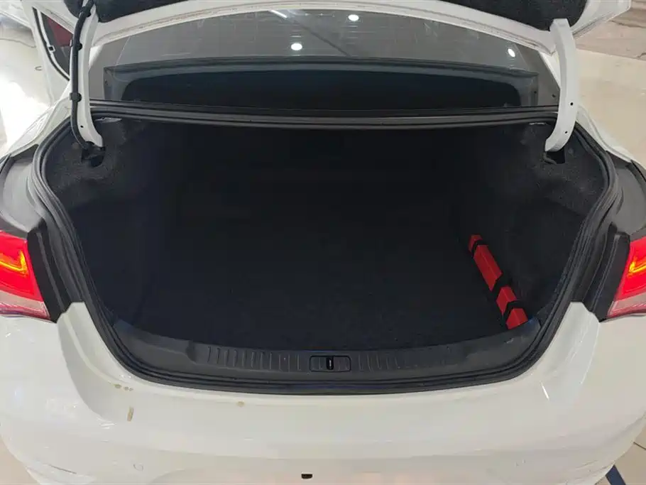 Chevrolet Malibu 2017 1.5T Automatic Comfort Edition фото 4