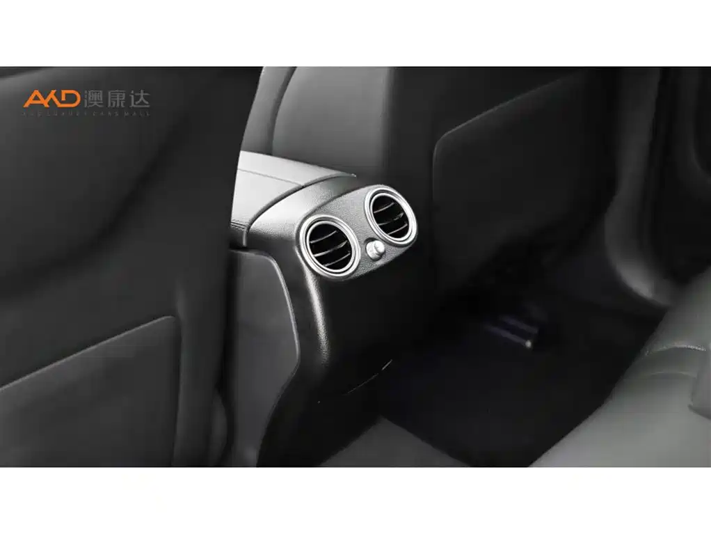 Mercedes-Benz GLC Coupe 2020 GLC 300 4MATIC Coupe SUV фото 9