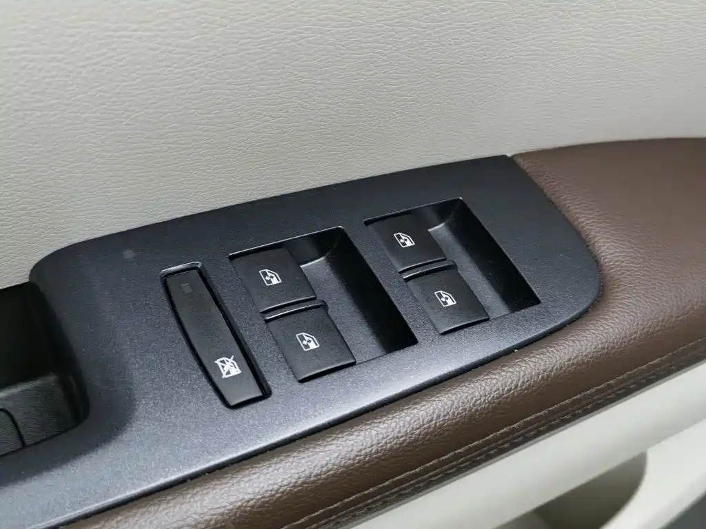 Фото 9 - Buick GL8