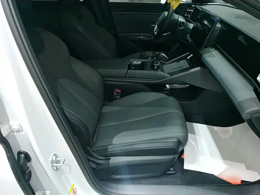 BYD Qin L 2025 DM-i Smart Drive Edition 80KM Leading фото 25