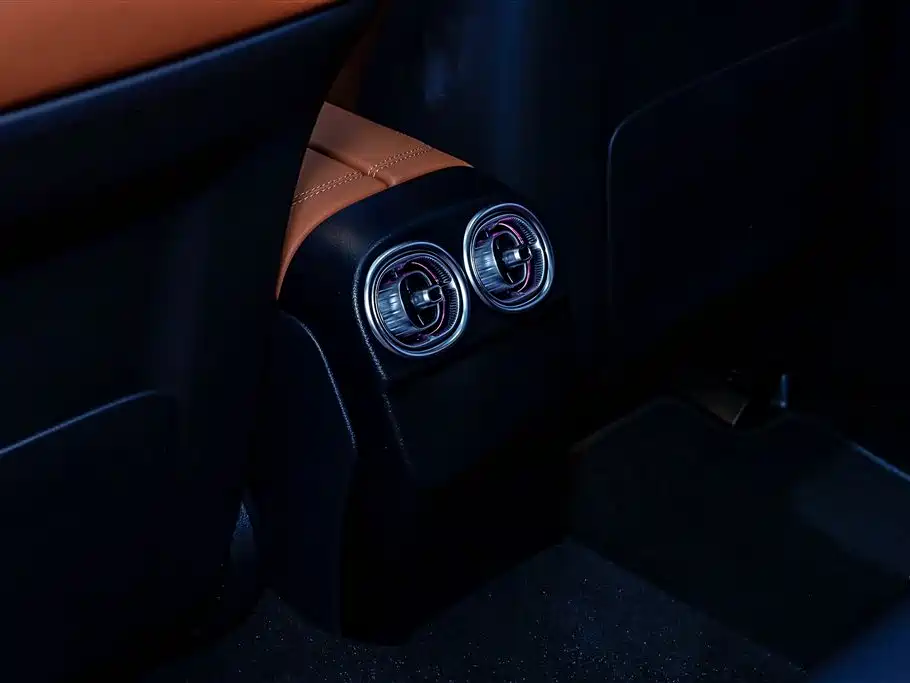 Mercedes-Benz C-Class New Energy 2024 Facelift C 350 eL фото 9