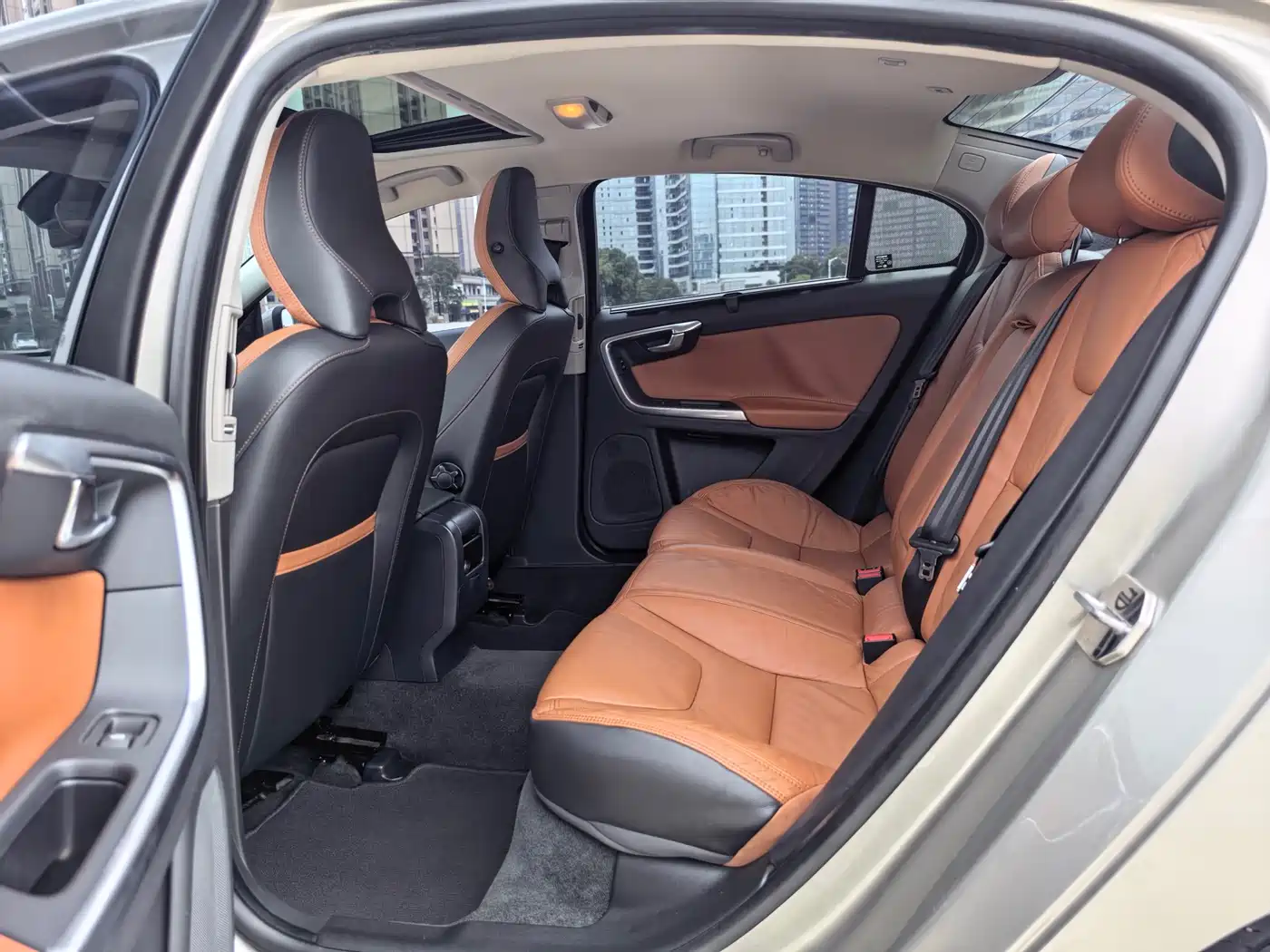 Фото 13 - Volvo S60