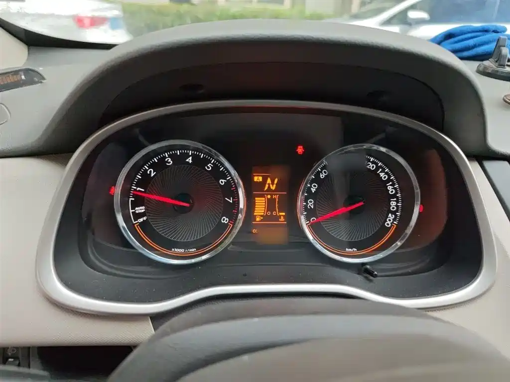 Chevrolet Sail 2015 Sail 3 1.3L AMT Ideal Edition фото 4