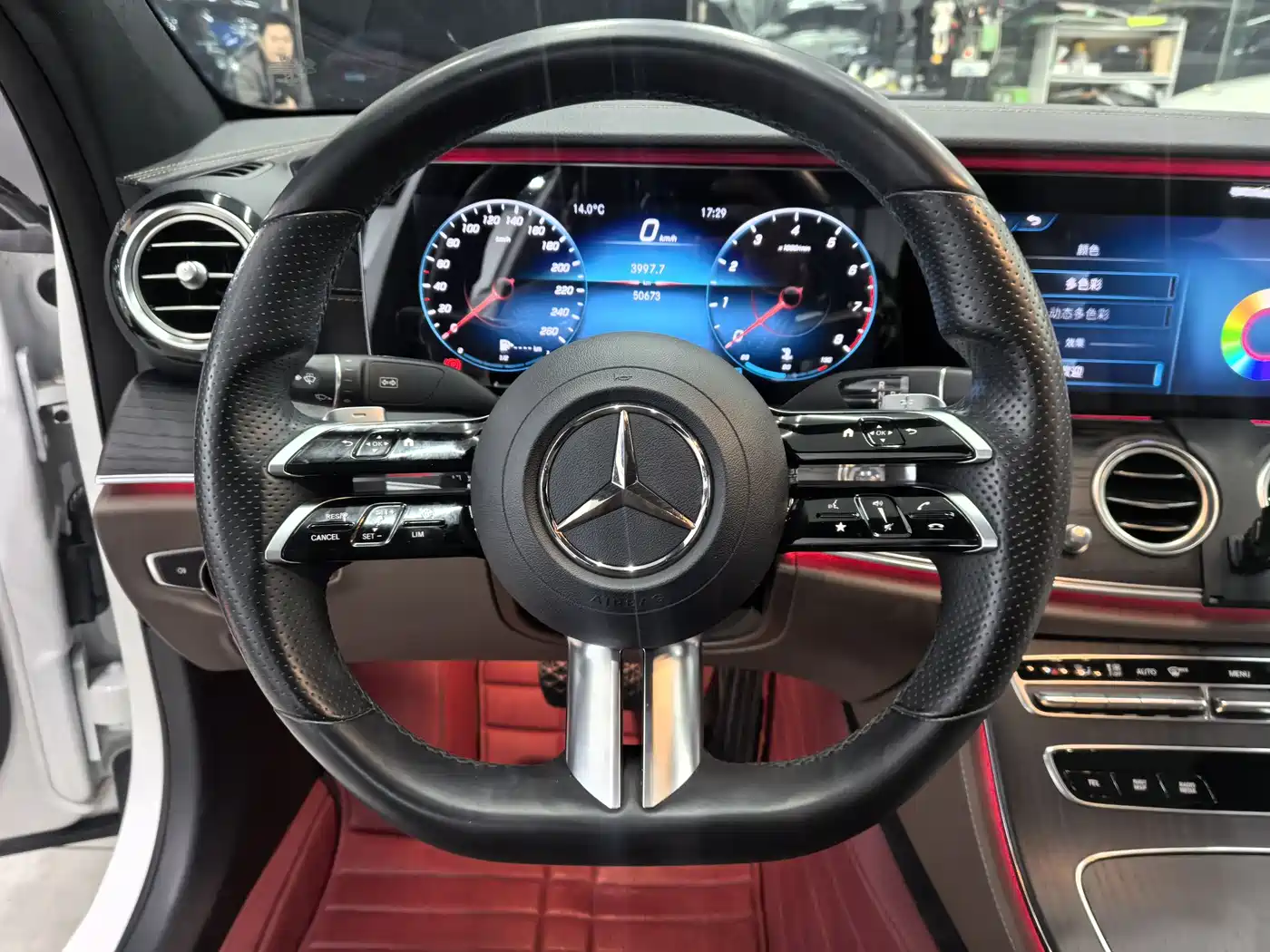 Mercedes-Benz E-Class 2021 E 300 L Sport Fashion фото 11