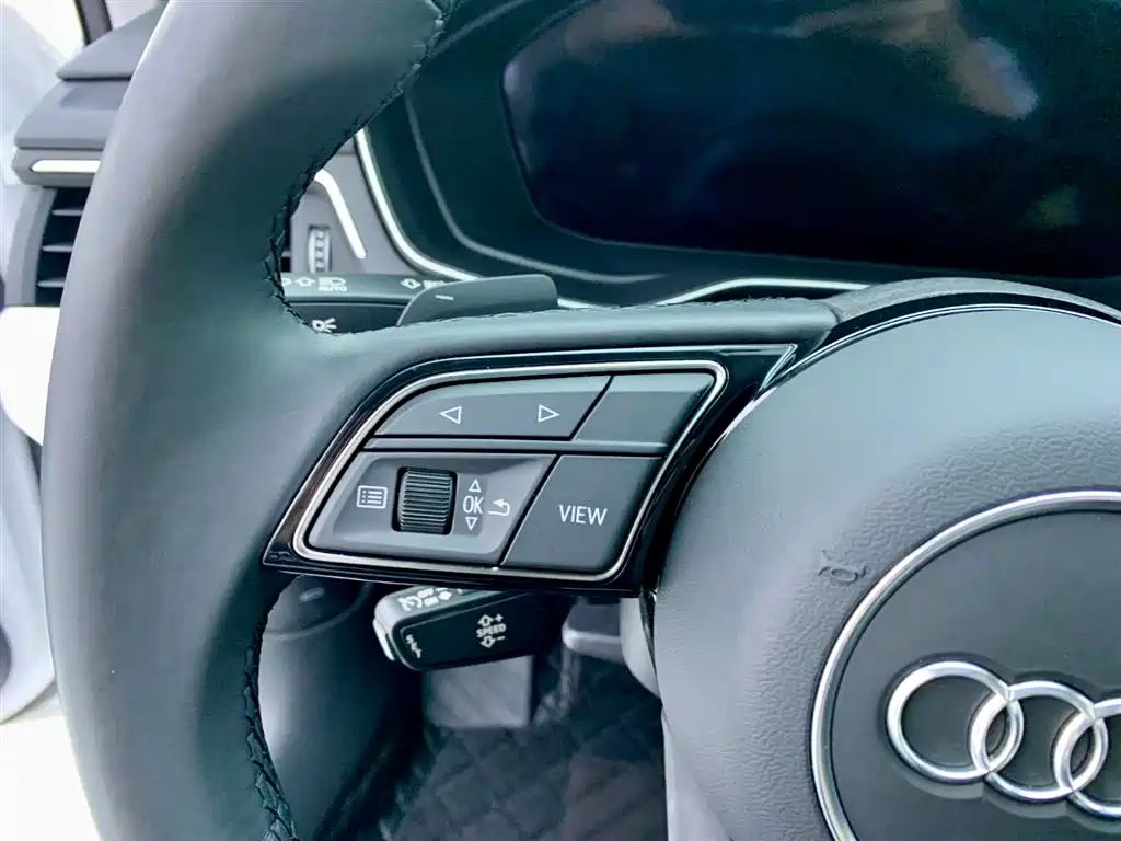 Audi A4L 2023 40 TFSI Fashion Dynamic фото 17