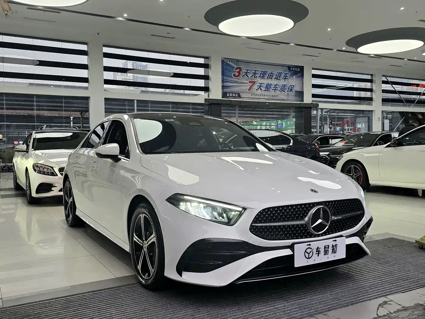 Mercedes-Benz A-Class 2023 A 200 L Fashion фото 3