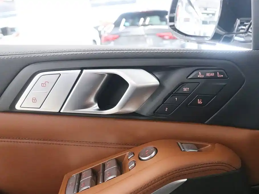 BMW X7 2022 xDrive40i Exclusive M Sport Package фото 15
