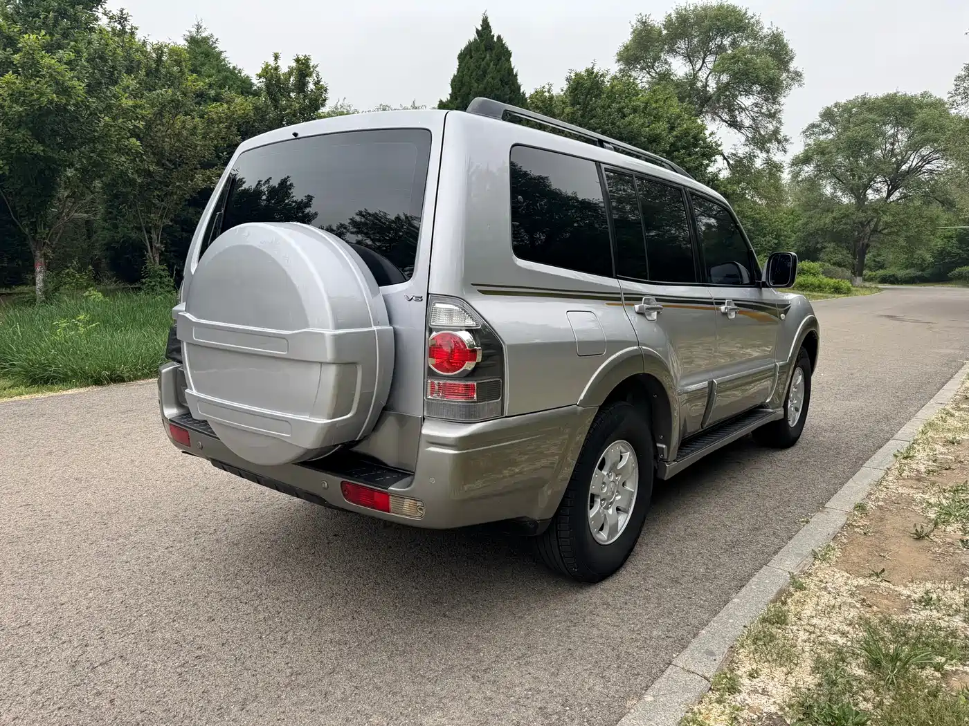 Mitsubishi Pajero 2011 Mitsubishi Pajero V73 3.0L AT GLS фото 9