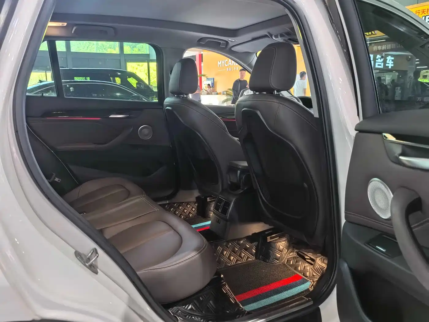 BMW X1 2022 sDrive25Li Leading фото 13