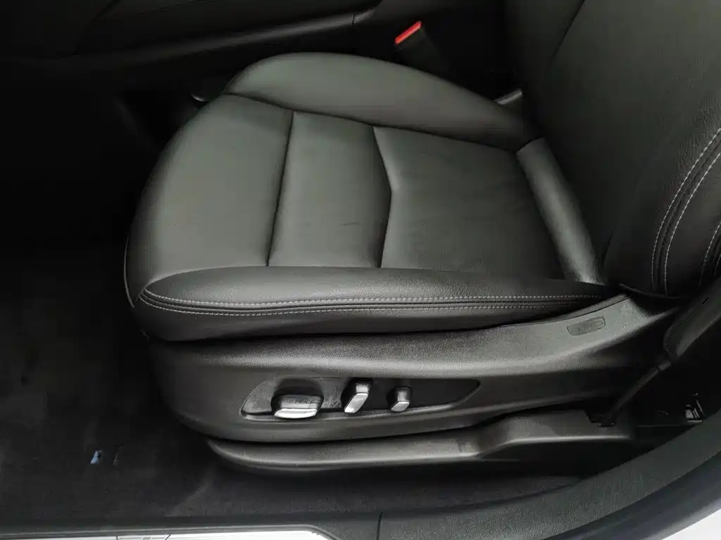 Photo 20 - Cadillac XT5