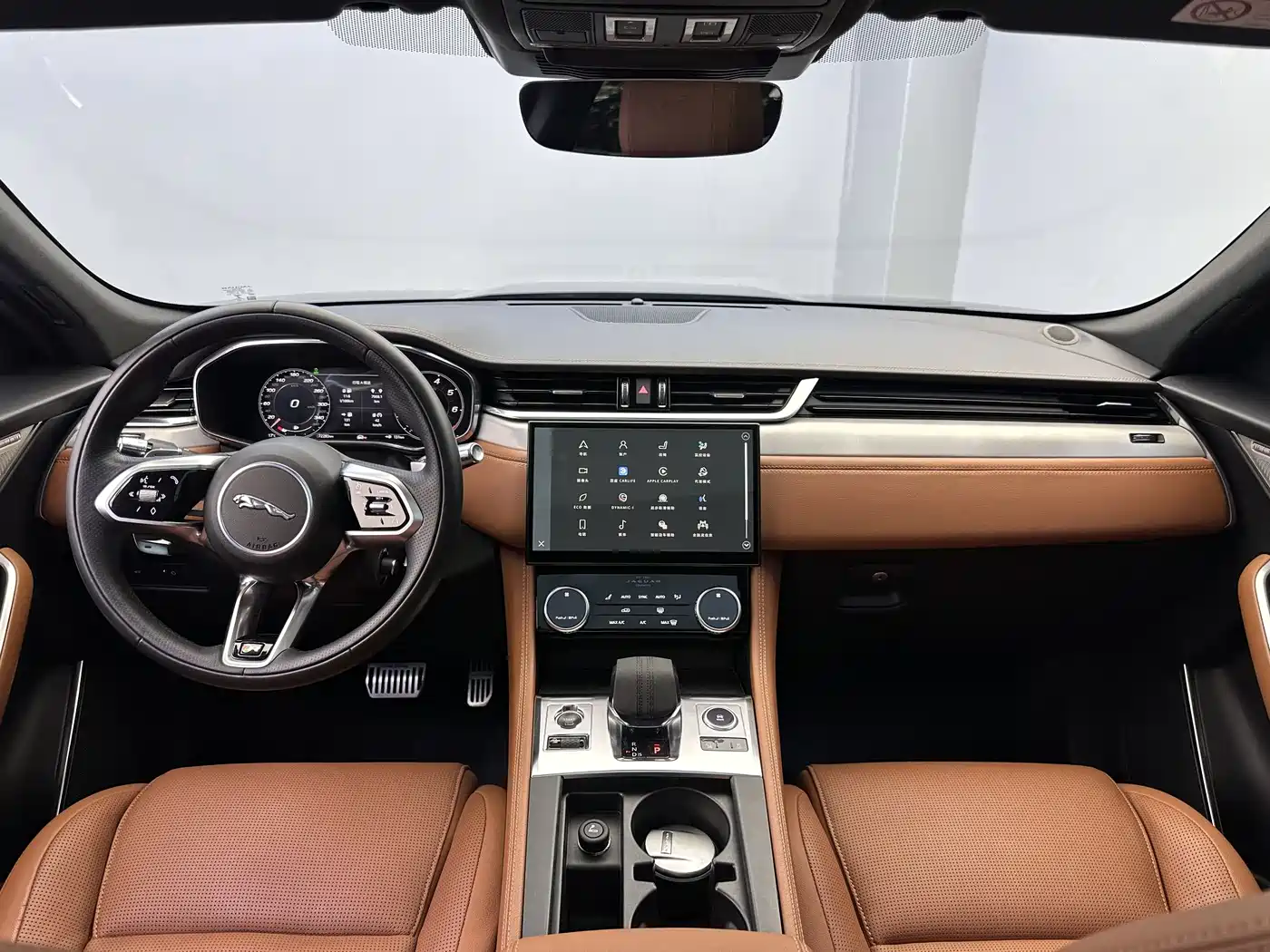 Jaguar F-PACE 2021 340PS R-Dynamic SE фото 25