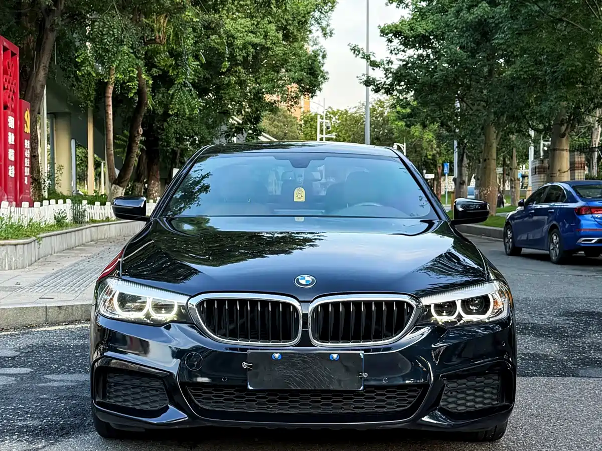 Фото 2 - BMW 5 Series