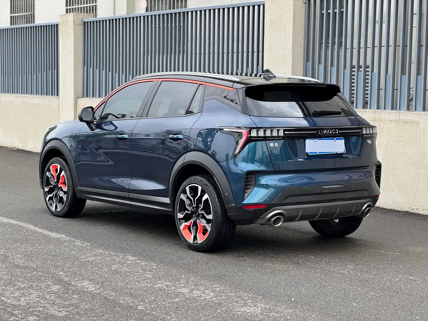 Lynk & Co 06 2020 1.5T Halo фото 8