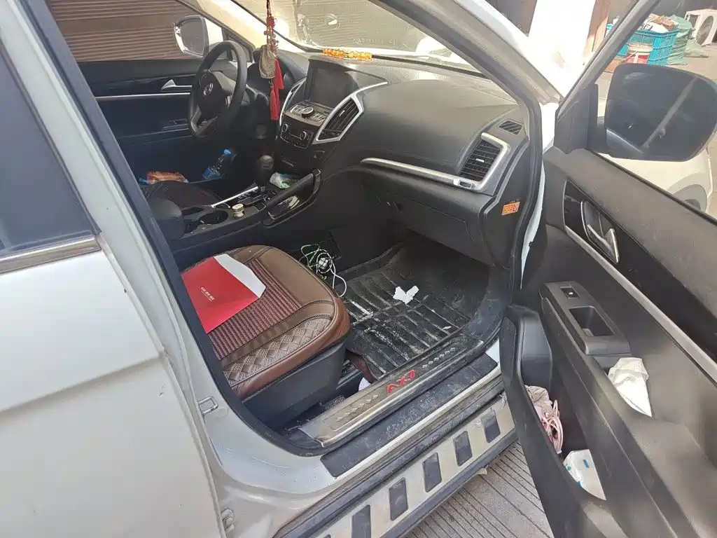 Dongfeng Aeolus Dongfeng Fengshen AX7 2015 2015 2.0L Automatic Smart Joy