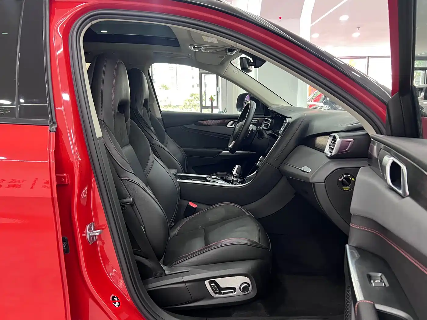 Lynk & Co 01 2017 2.0T AWD Pro фото 10