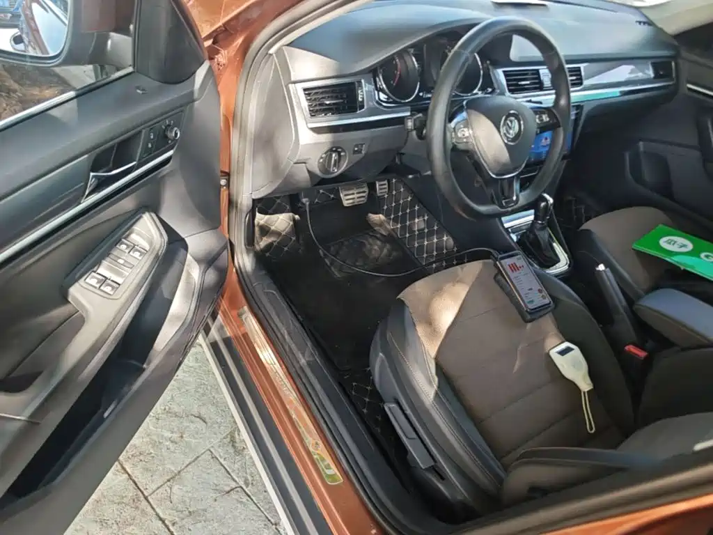 Volkswagen C-TREK 2018 2018 230TSI DSG Comfort