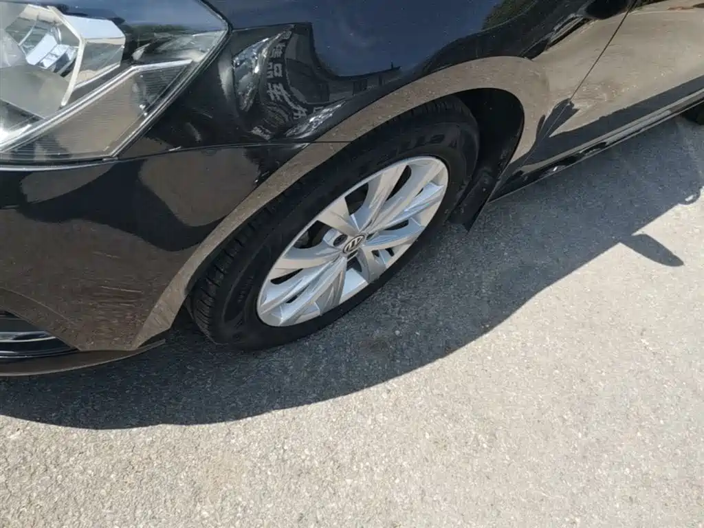 Volkswagen Lavida 2015 1.6L Manual Comfort Edition фото 23