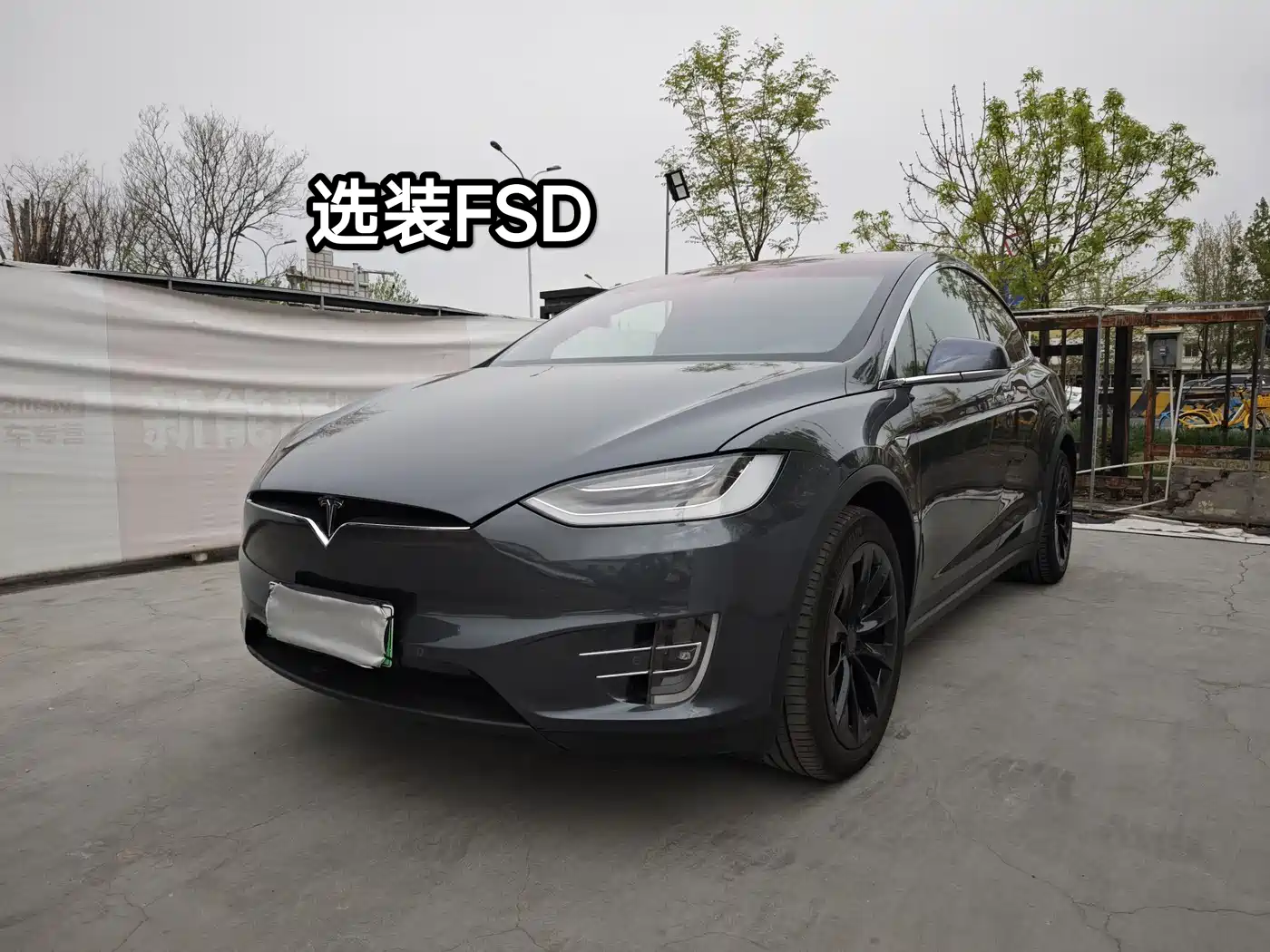 TESLA MODEL X