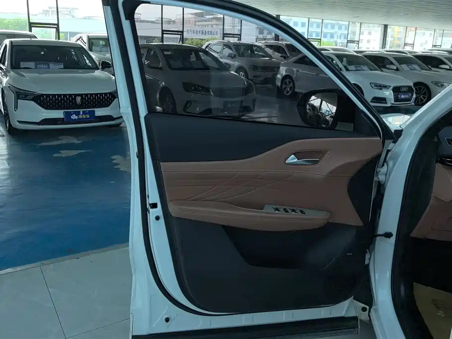 Changan UNI-Z New Energy 2024 2024 Blue Whale Smart Electric iDD 125km Excellence Model