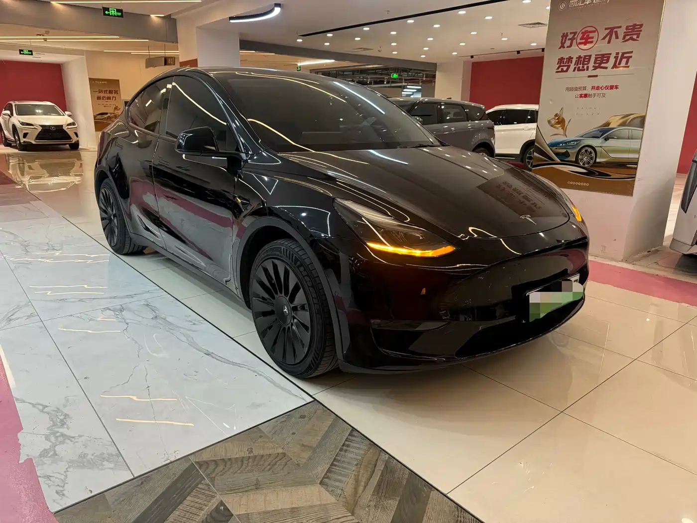 TESLA MODEL Y