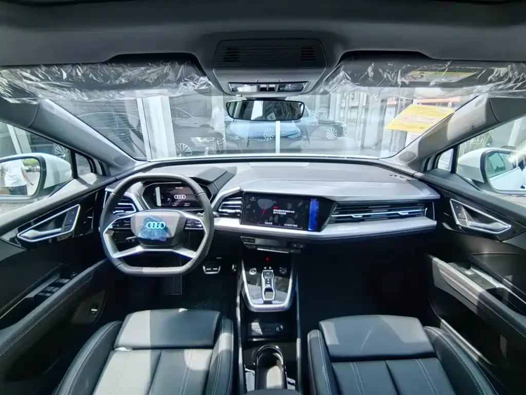 Фото 9 - Audi Q4 e-tron