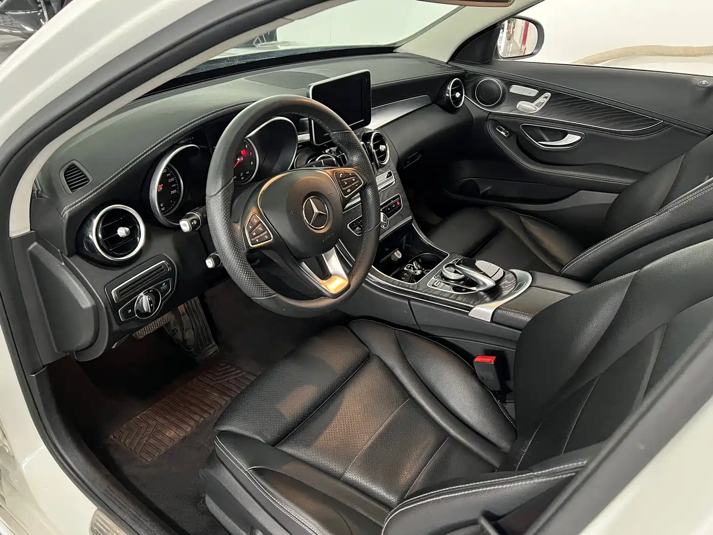 Mercedes-Benz C-Class 2017 C 200 L Sport фото 9