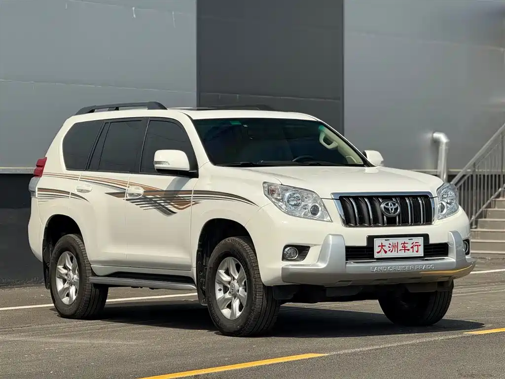 Toyota Prado 2010 4.0L Automatic TX-L фото 4