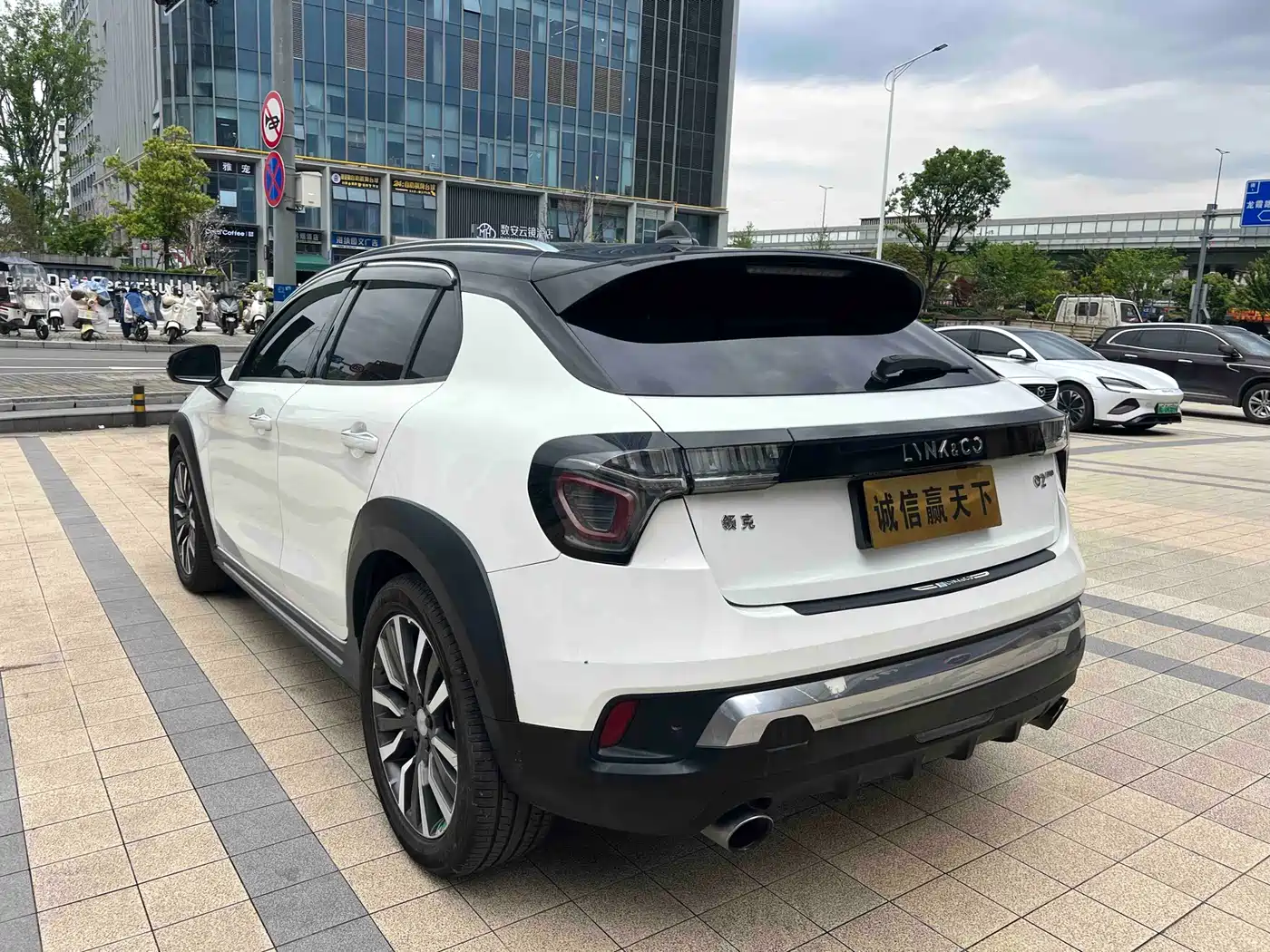 Lynk & Co 02 2018 2018 2.0T DCT AWD Pro Edition China V