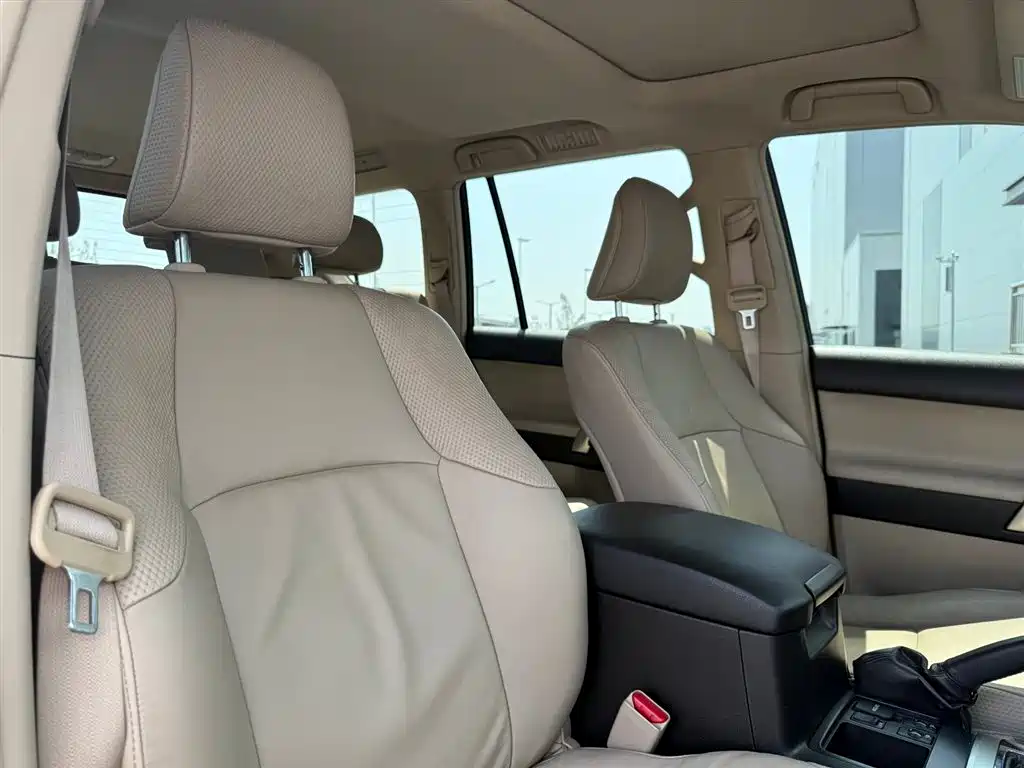 Toyota Prado 2010 4.0L Automatic TX-L фото 31