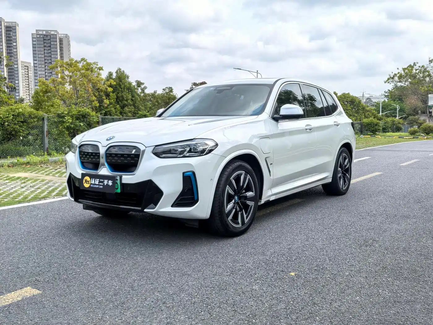 BMW IX3