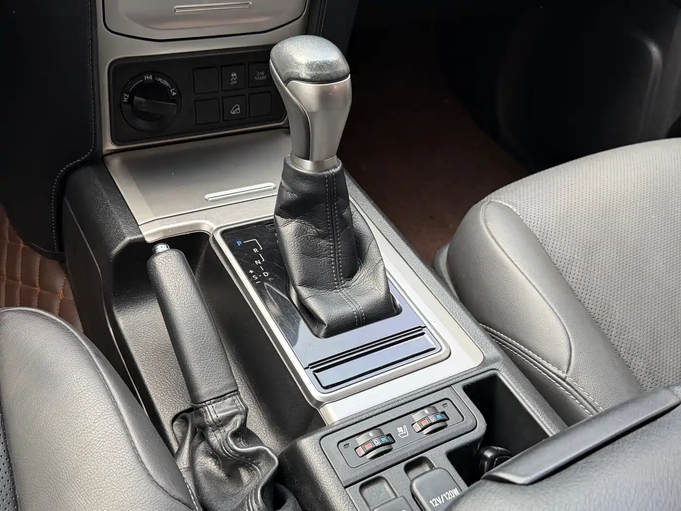 Toyota Prado 2018 3.5L Auto TX-L фото 17