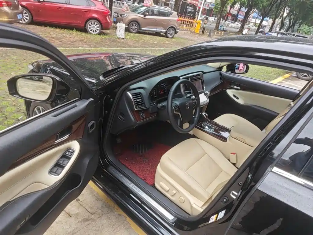 Toyota Crown 2019 2018 2.0T Fashion Edition