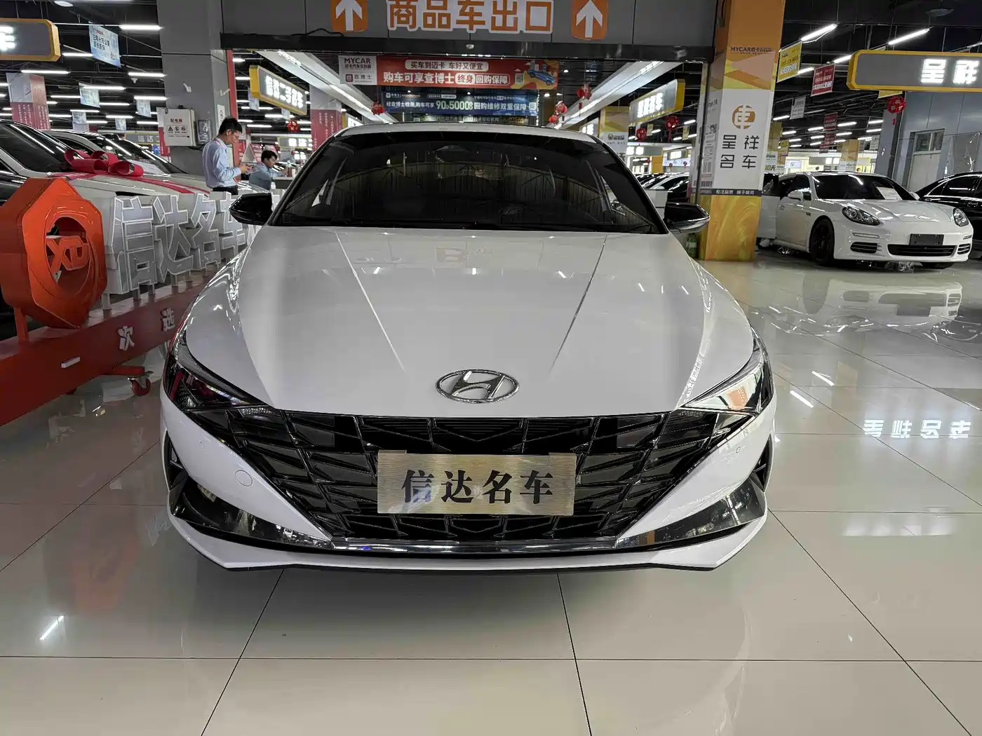 Hyundai Elantra 2022 240TGDi DCT LUX Premium Edition фото 21