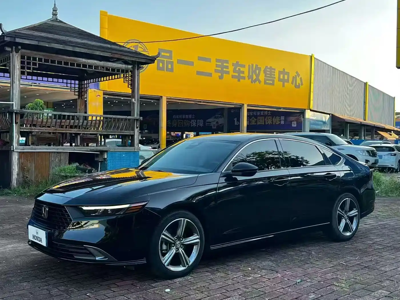 Фото 1 - Honda Accord