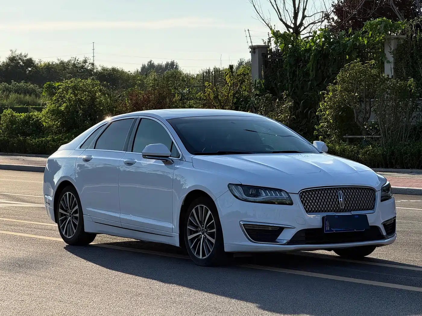 صورة 2 - Lincoln MKZ