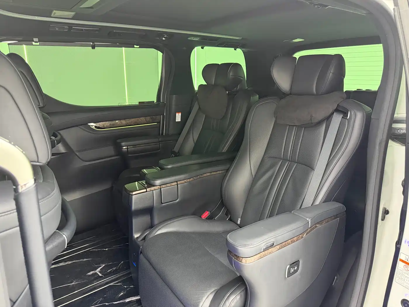 Toyota Alphard 2021 Hybrid 2.5L Premium фото 7