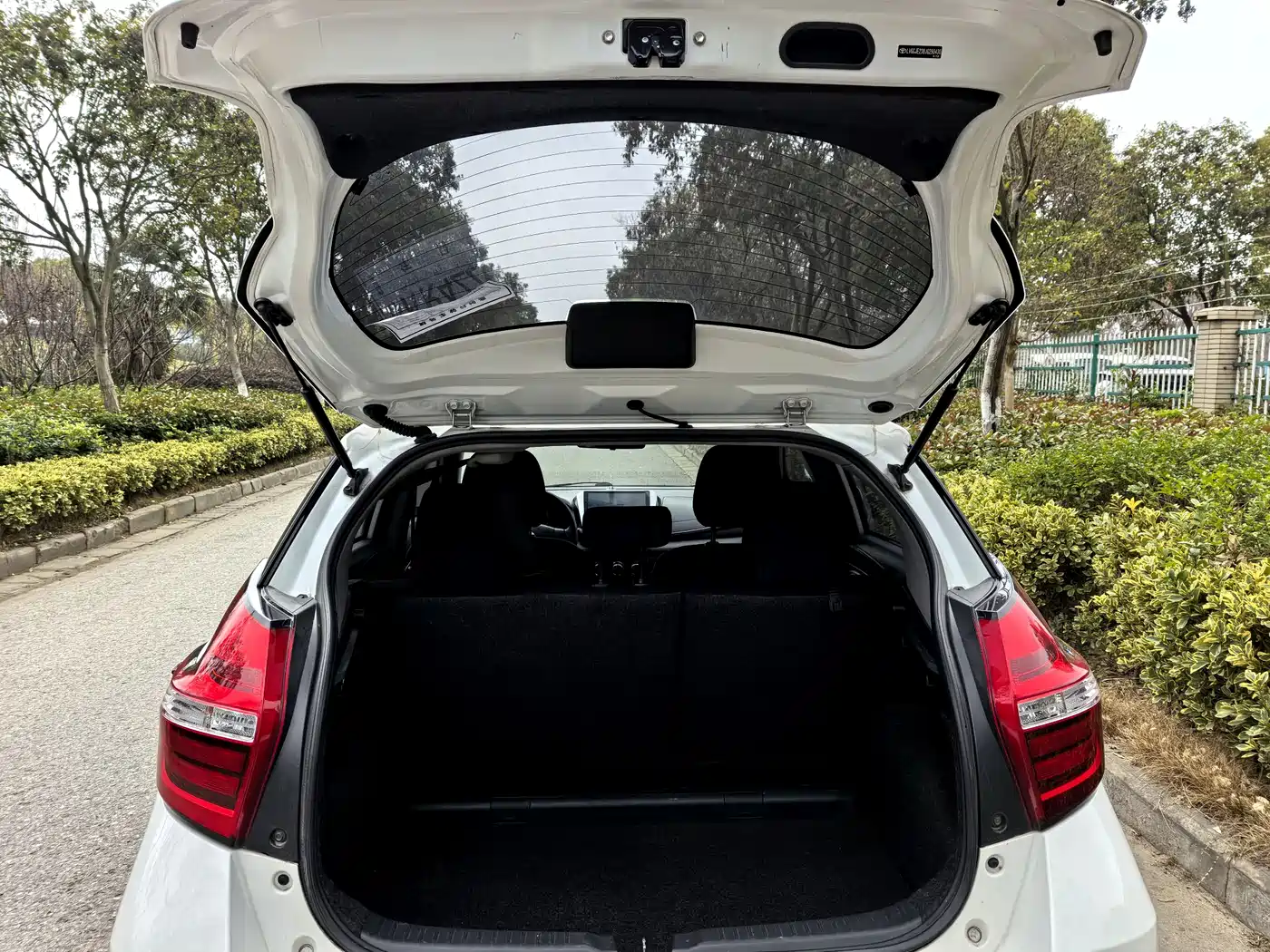 Toyota YARiS L Zhi Xuan 2016 Facelift 1.5E CVT Charming Edition фото 9