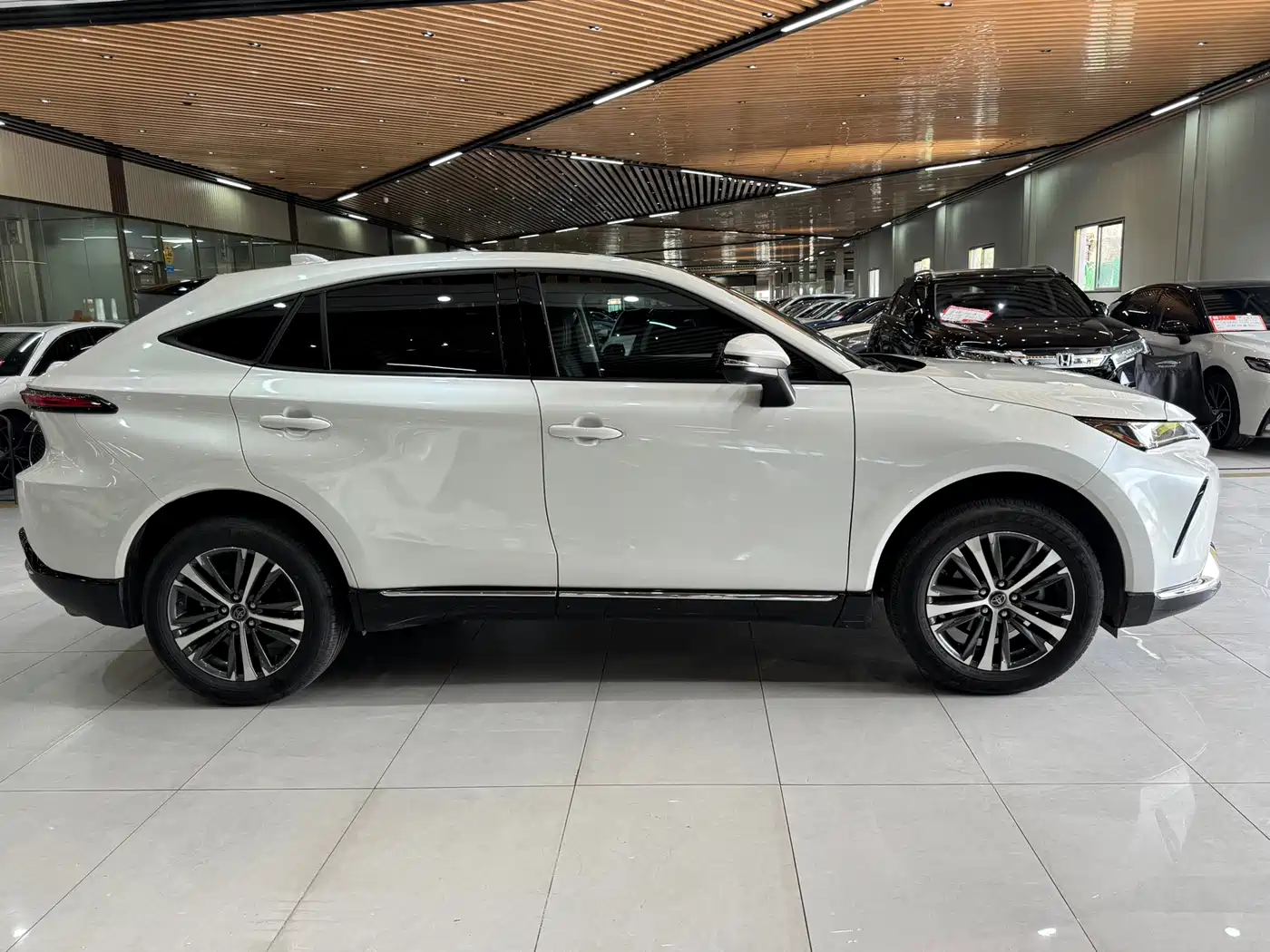 Toyota Venza 2023 2023 2.0L CVT FWD Luxury