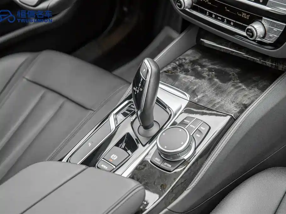 BMW 5 Series 2018 525Li M Sport Package фото 19